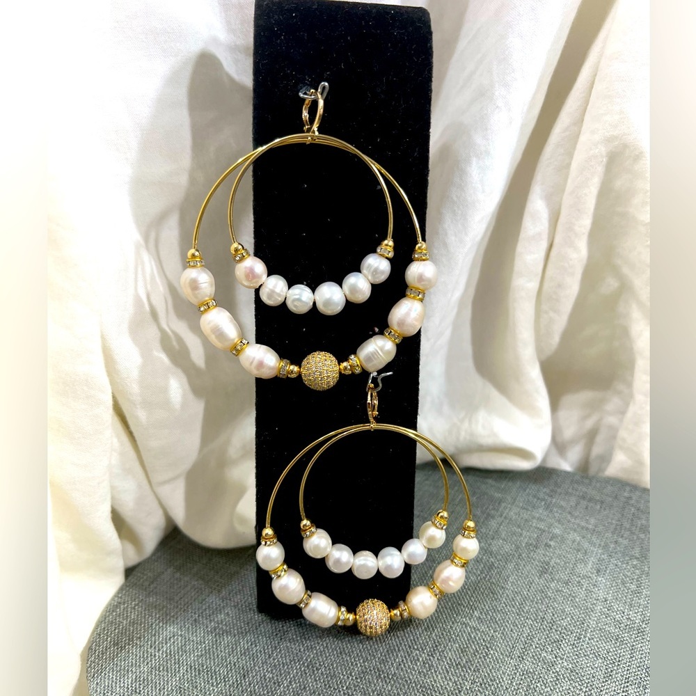 Gold Full Hoops W/ Fresh Water Pearls with CZ Crystals And Gold Clasp ☑️